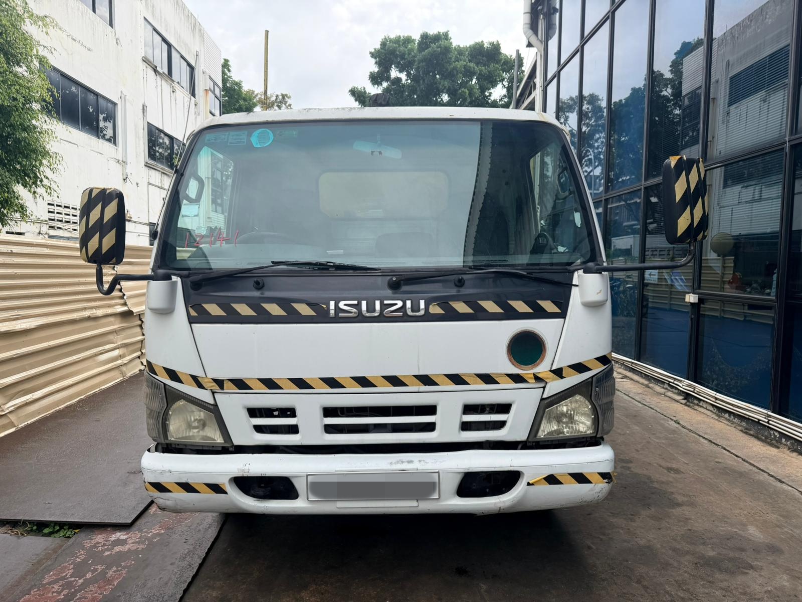 Isuzu Truck 1