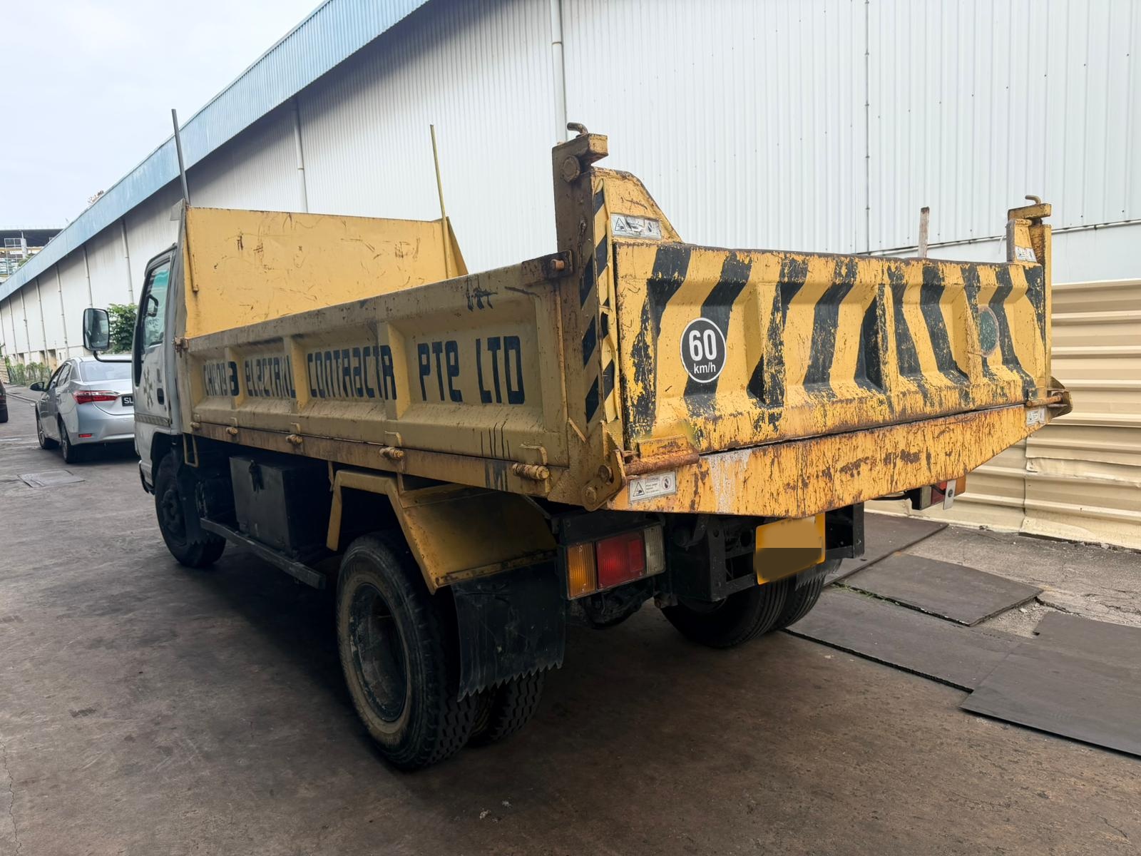 Isuzu Truck 1